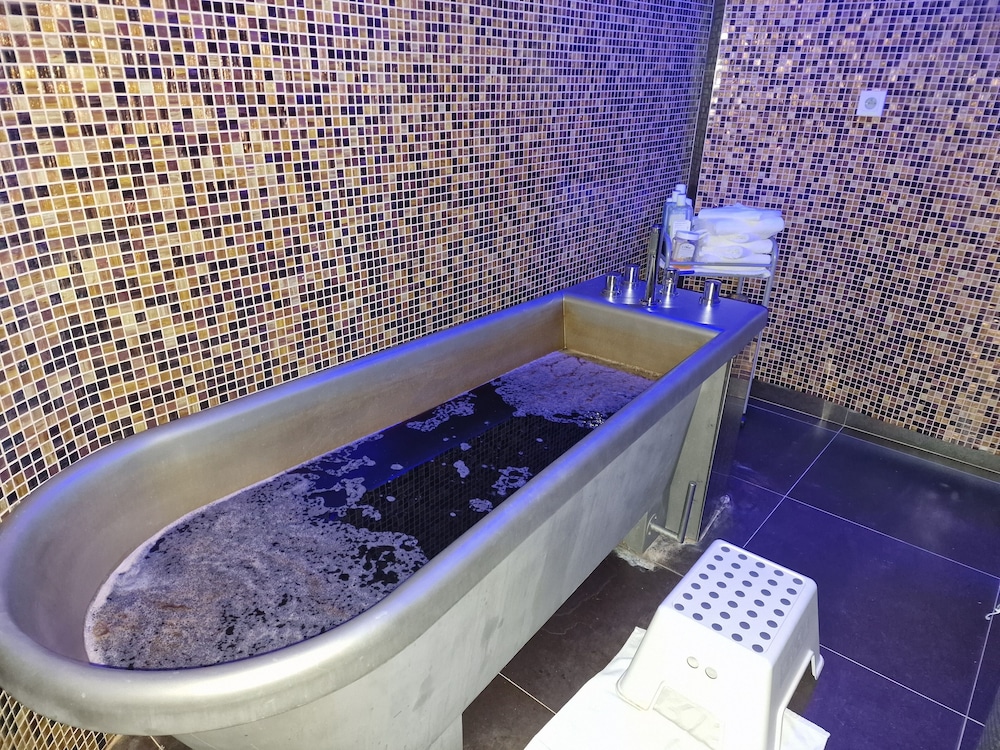 Spa Hotel Iris 55/56