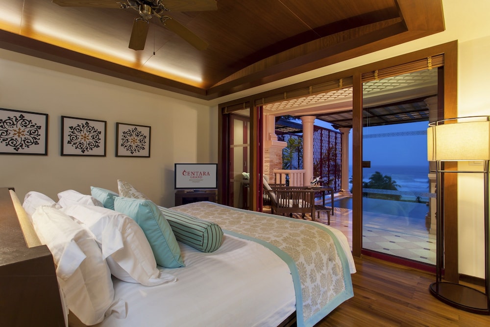 Centara Grand Beach Resort Phuket 34/85