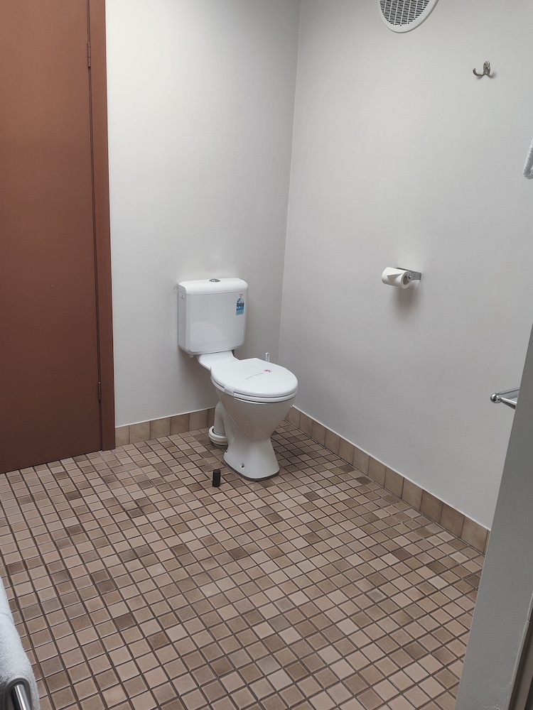 Belvoir Village Motel Apartments 55/57