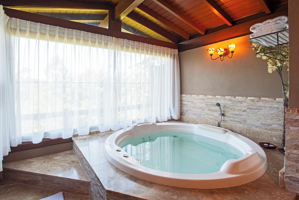 Hotel Canto Verde 46/77