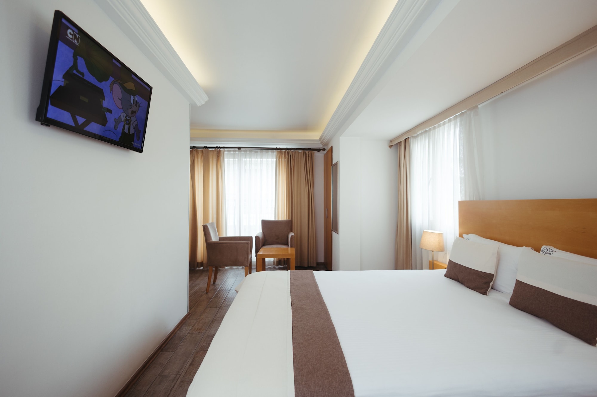 GRAND, DOUBLE BED