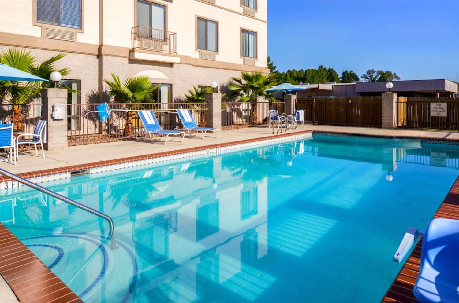 Americas Best Value Inn & Suites Livingston 16/38