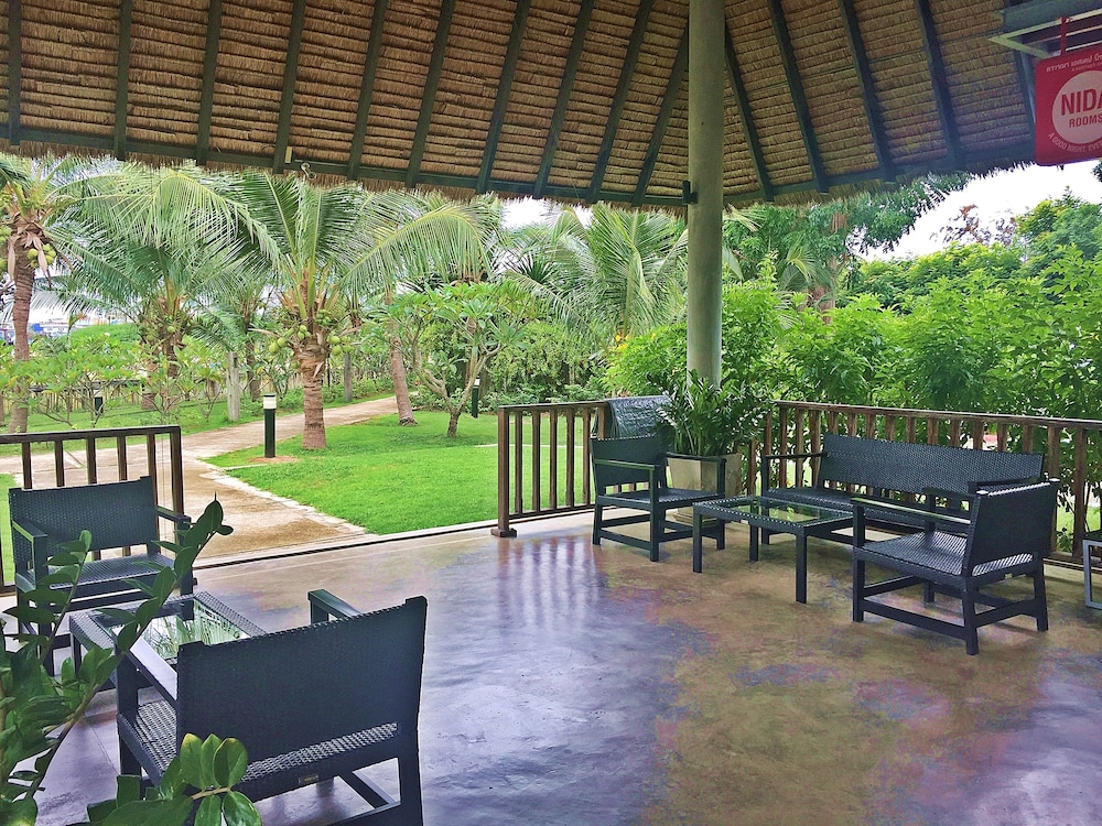Lawana Escape Beach Resort 30/50