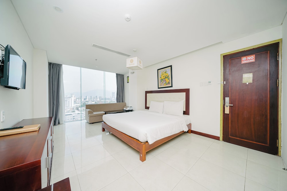 DELUXE, STUDIO, CITY VIEW