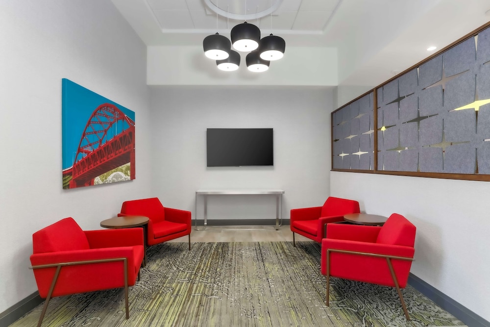 Hampton Inn Suites Pittsburgh Downtown 47/47