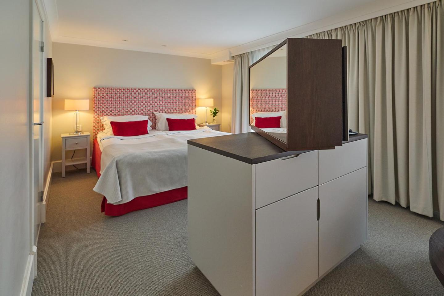 Junior Suite, Queen Bed