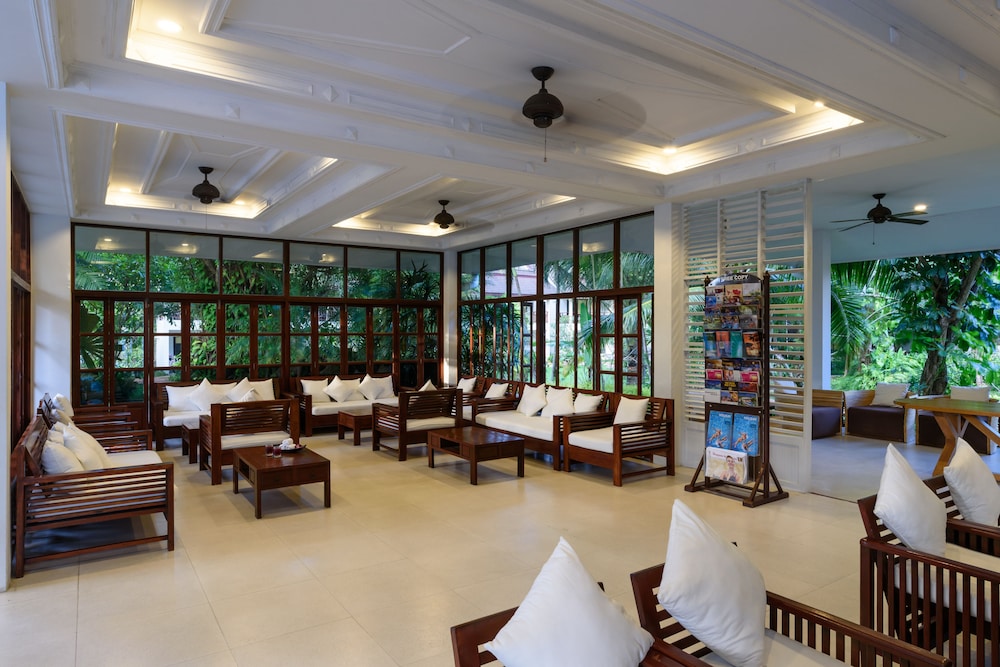 Paradise Beach Resort 36/42