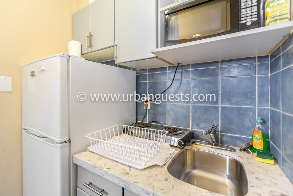 Toronto Furnished Living 52/52
