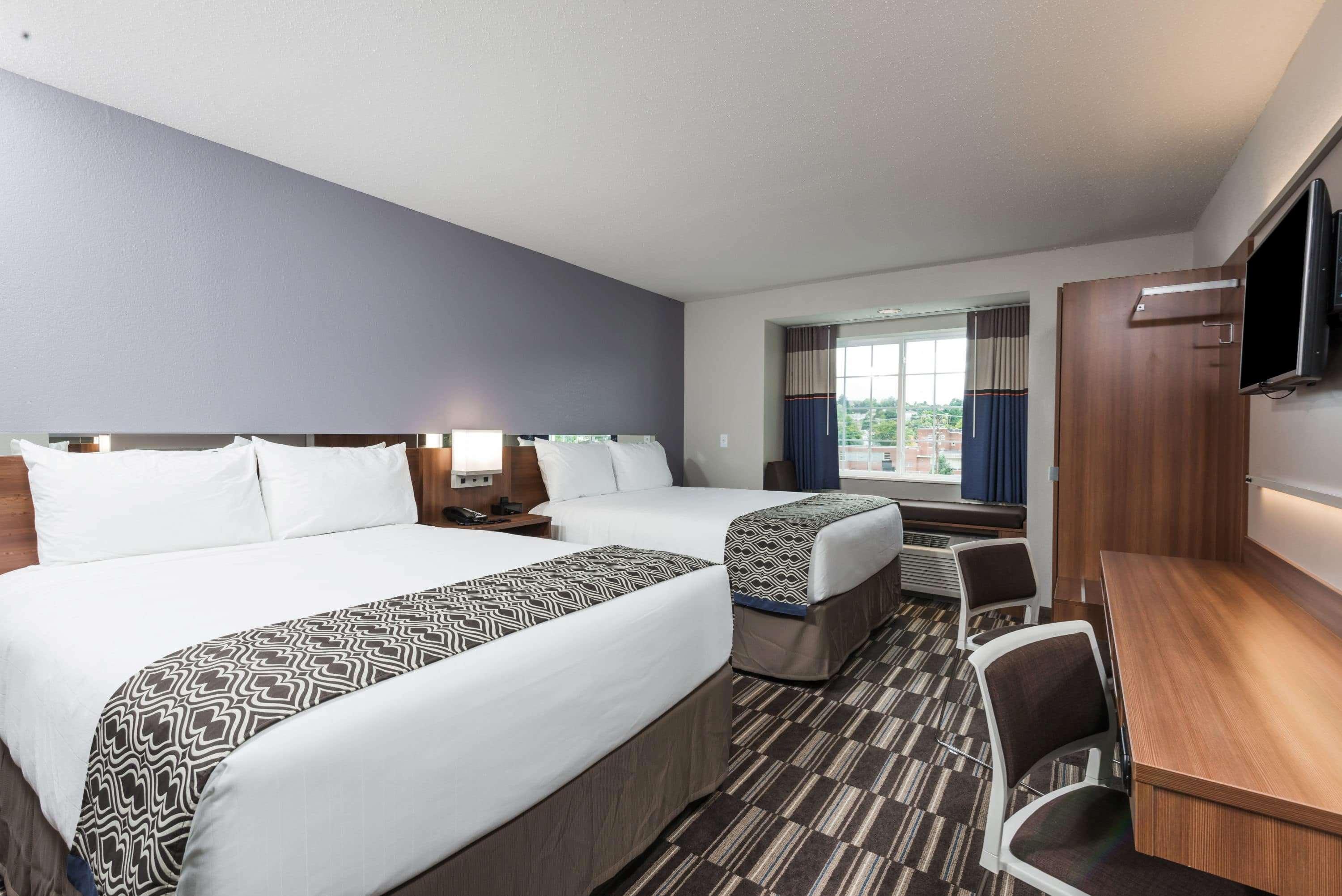 Microtel Inn and Suites By Wyndham Altoona 10/27