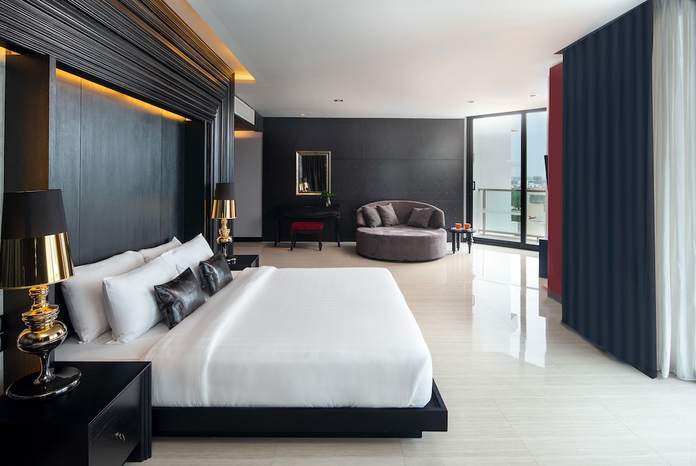 Corner Suite