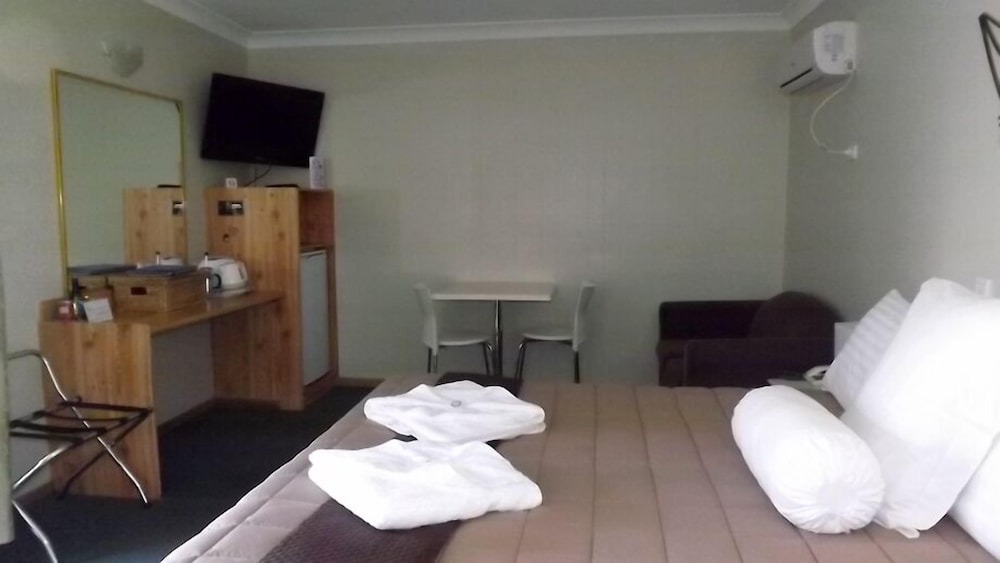 KARUAH MOTOR INN 52/59