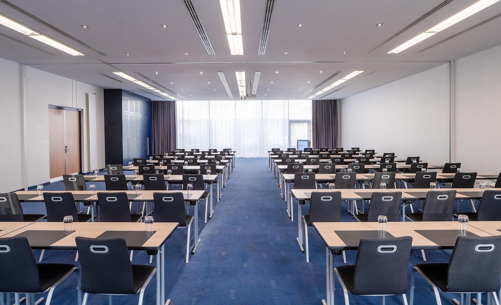 INTERCITY HOTEL FRANKFURT AIRPORT 52/61