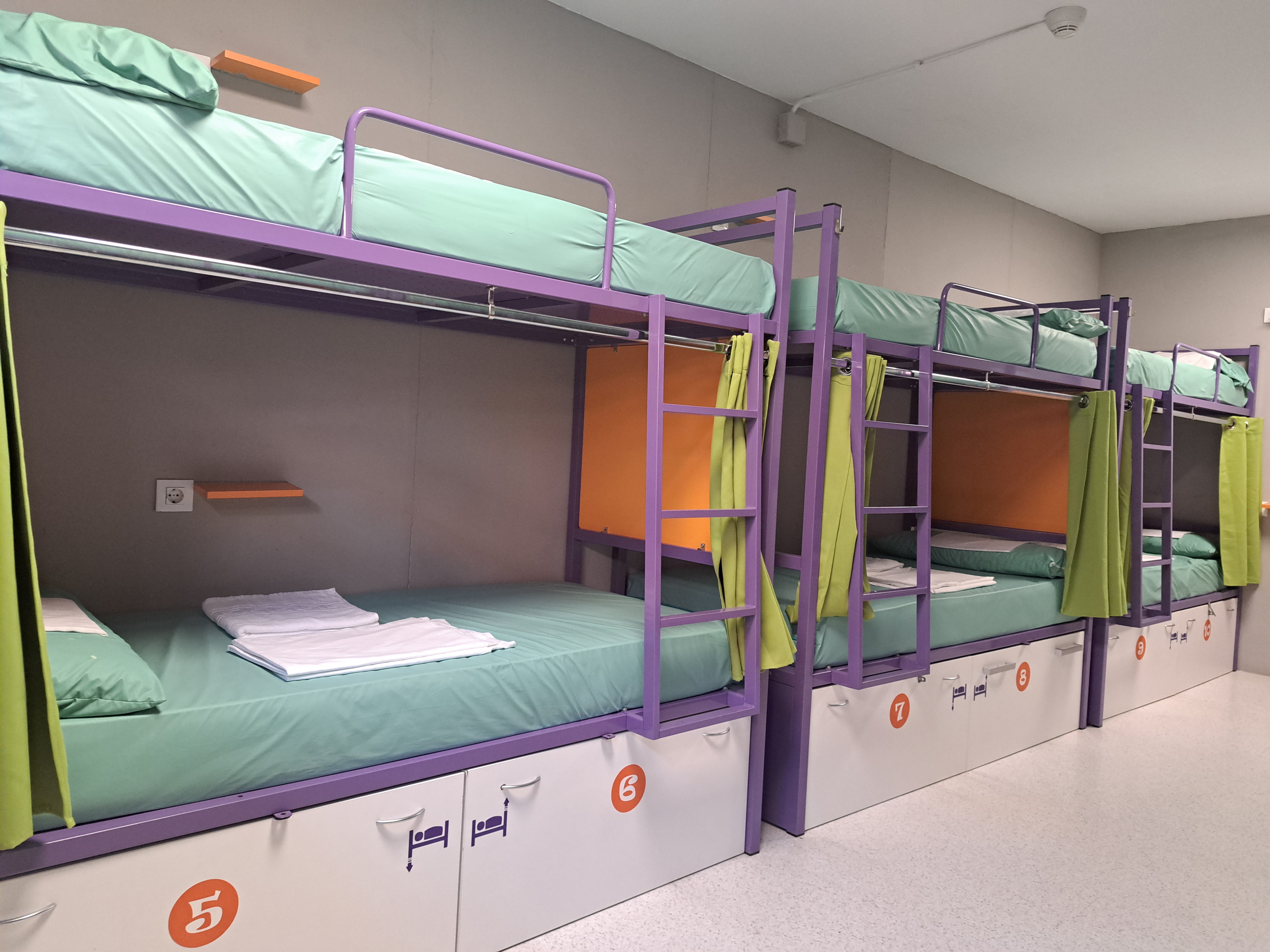 Scout Madrid Hostel 5/30