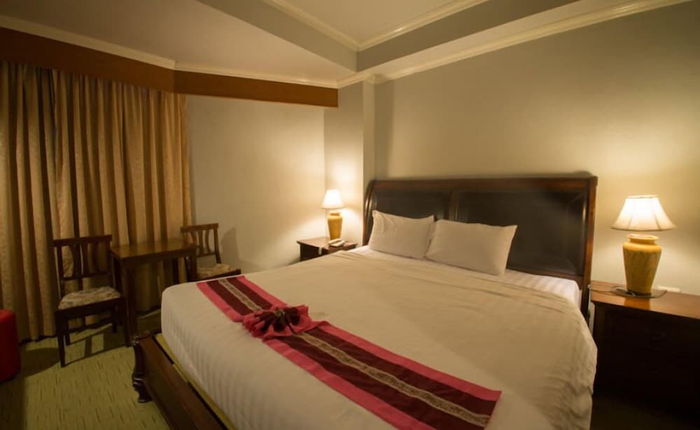 Thepnakorn Hotel 19/48