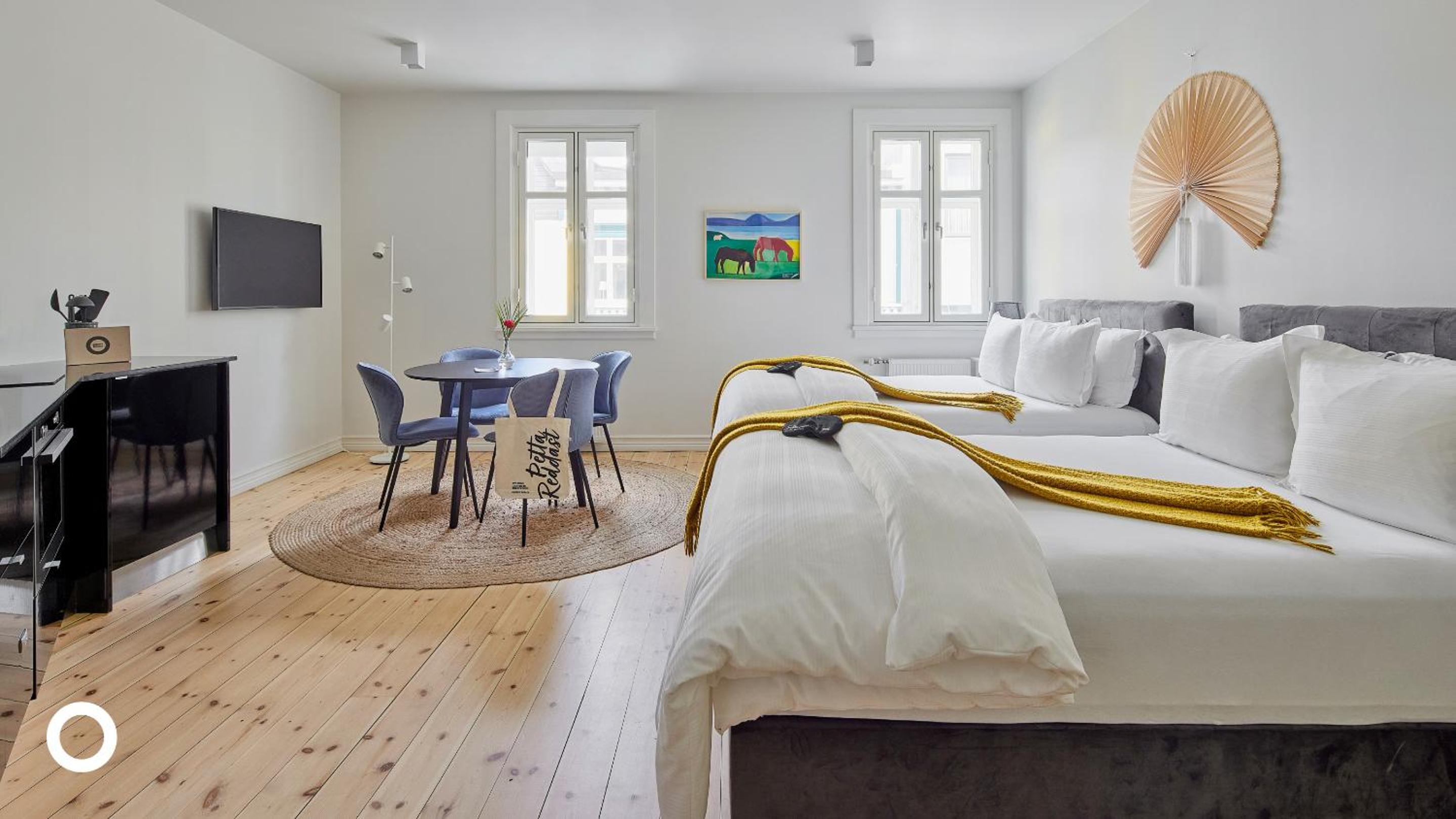 Home, Queen Bed