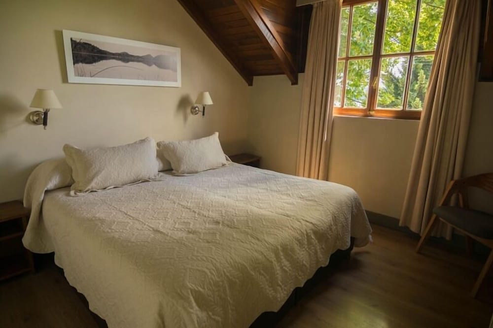 2 BEDROOMS, CABIN