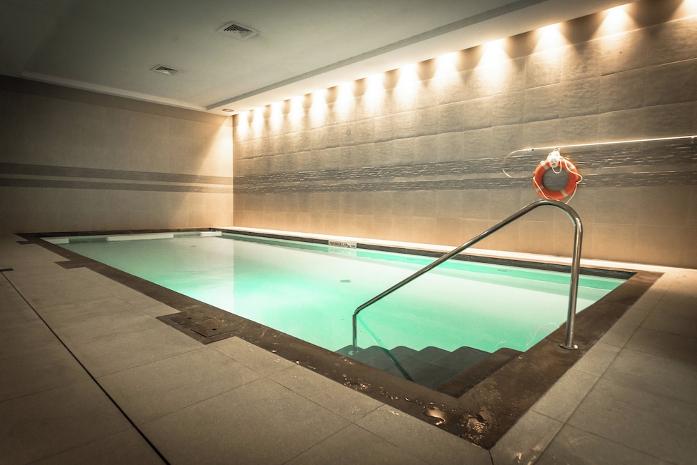 swimming pool spa