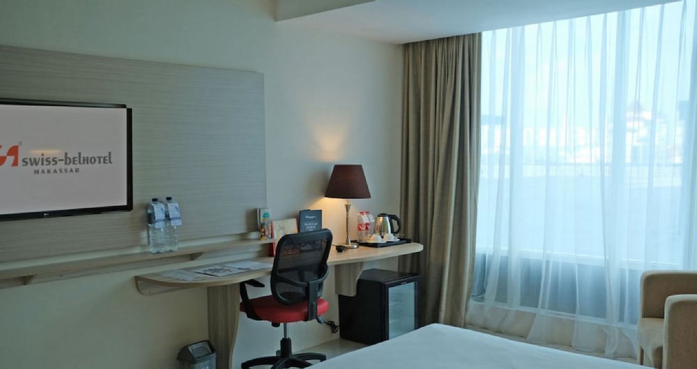 Swiss-Belhotel Waterfront Makassar 41/50