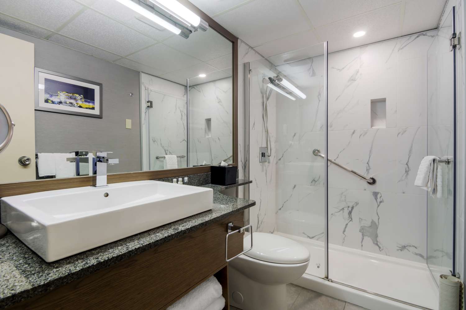 Best Western Premier Chateau Granville Hotel and Suites and Conf. Centre 60/61