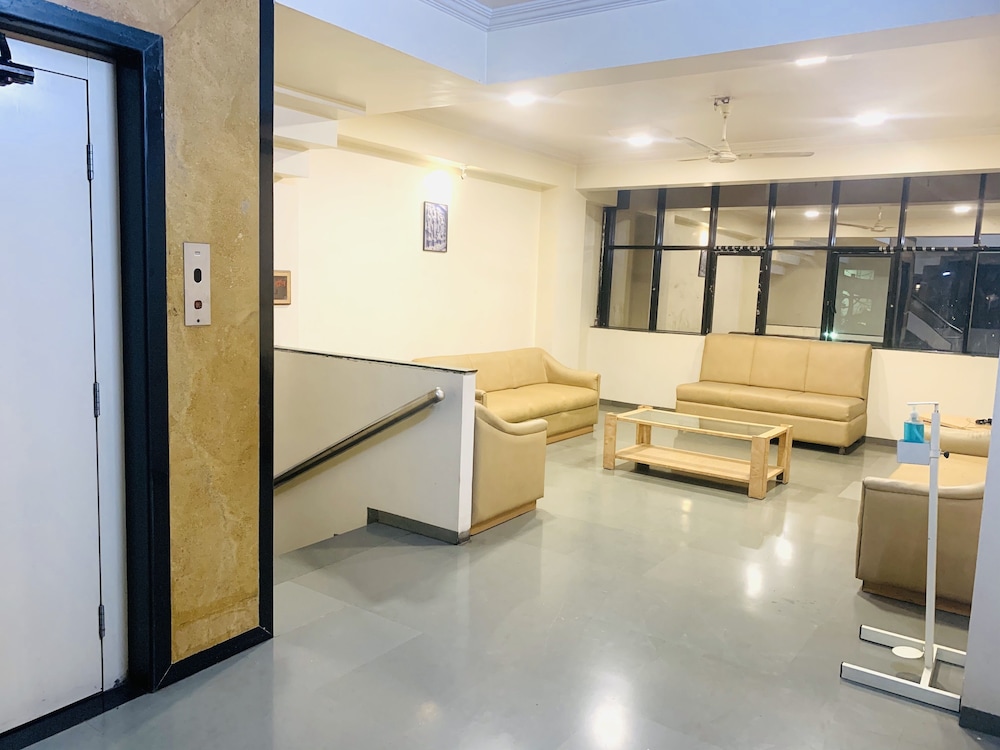 Hotel New Uttam Hira Palace 28/34
