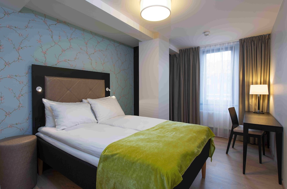 2 BEDROOMS, APARTMENT