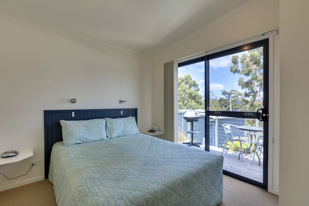 PORT HUON COTTAGES 4/19