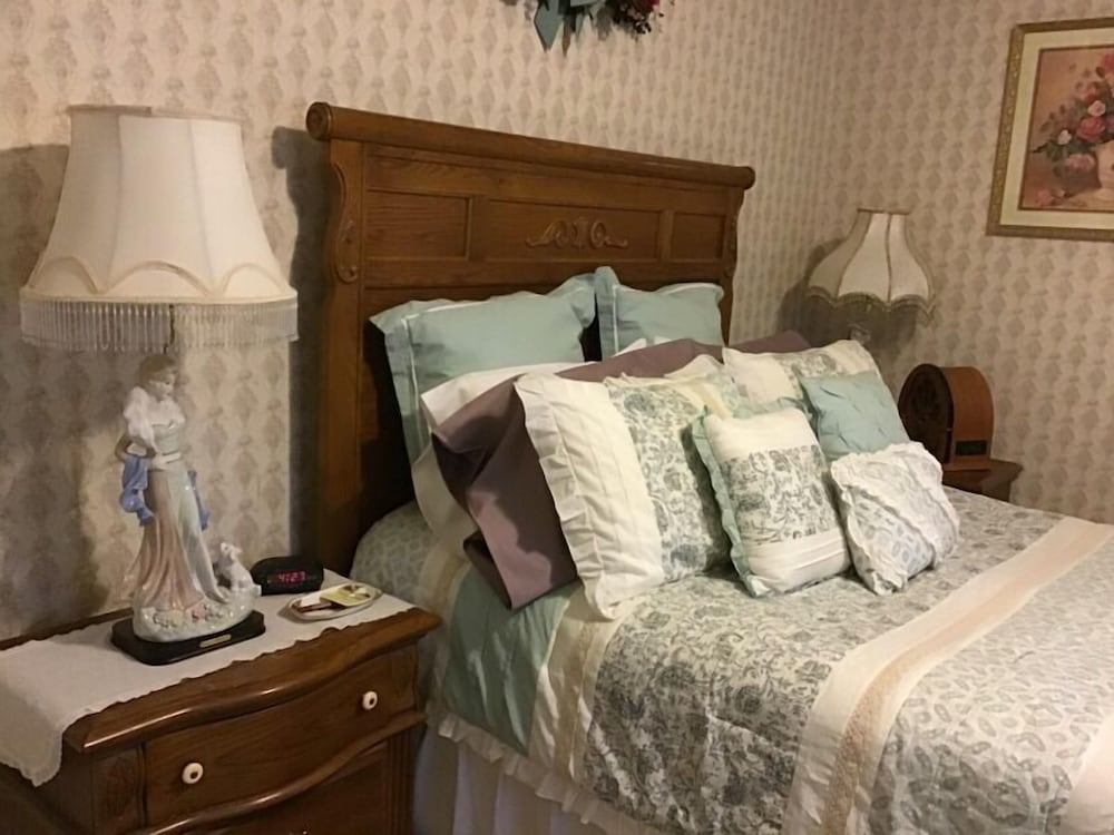 Brookview Manor Inn of the Poconos 25/51