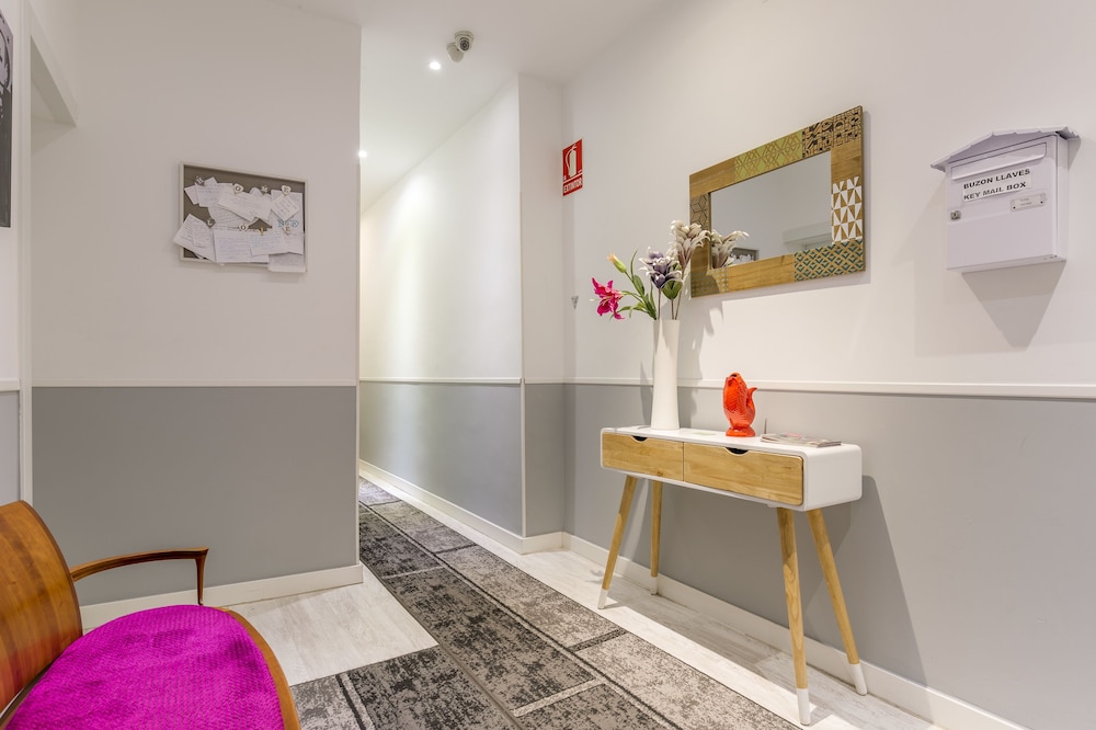 Hostal Met Madrid 20/30