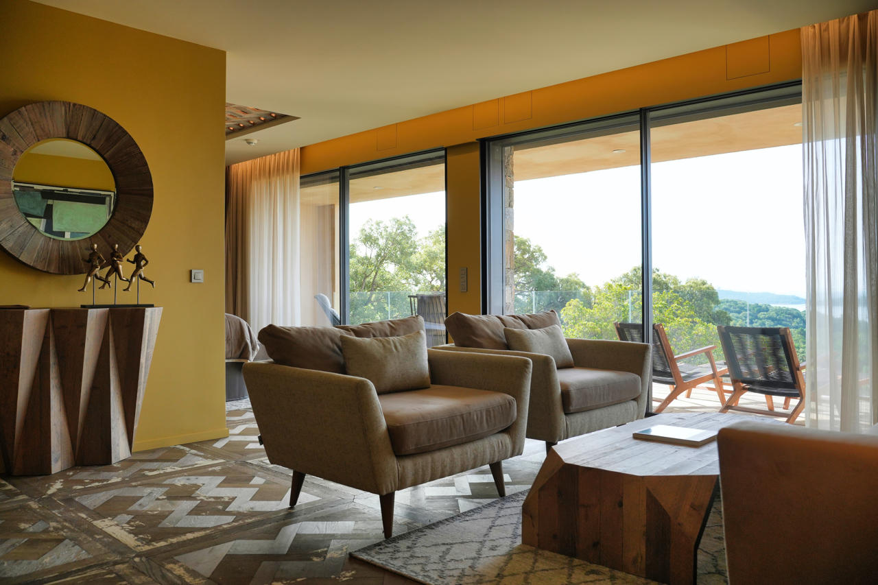 Les Regalia Hotel & Spa 73/91