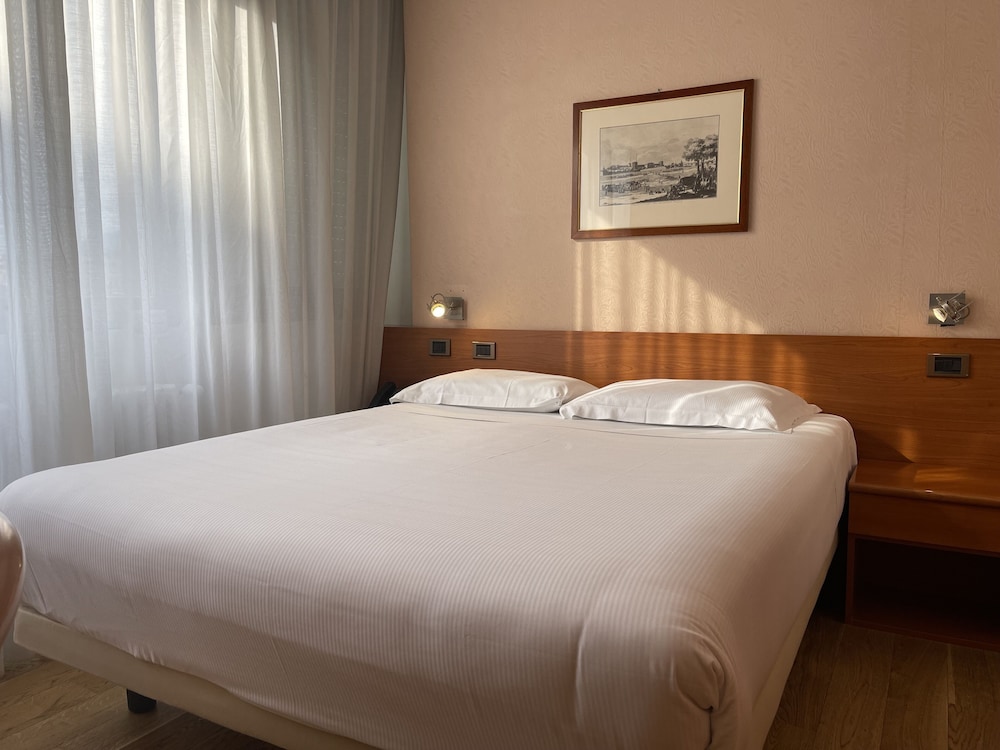 Best Western Hotel Crystal 9/24