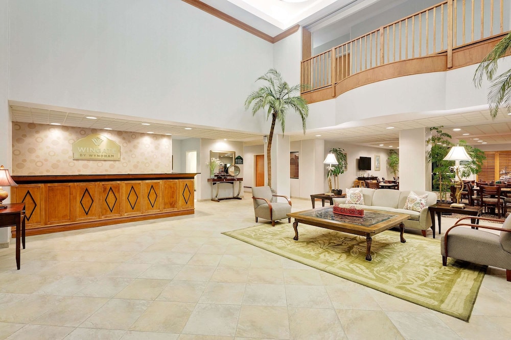Wingate by Wyndham Destin 8/34