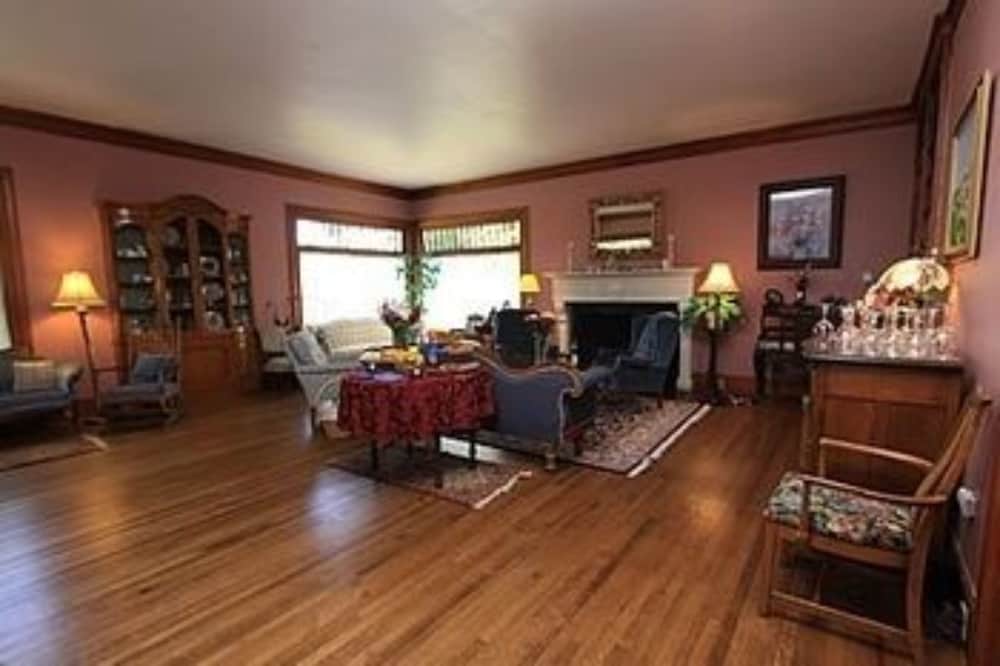 Napa Inn 33/50
