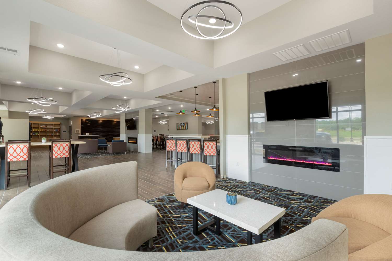 La Quinta Inn & Suites by Wyndham Coralville Iowa City 41/47