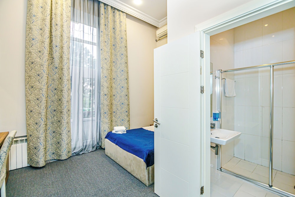 Bristol Hotel Baku 20/51