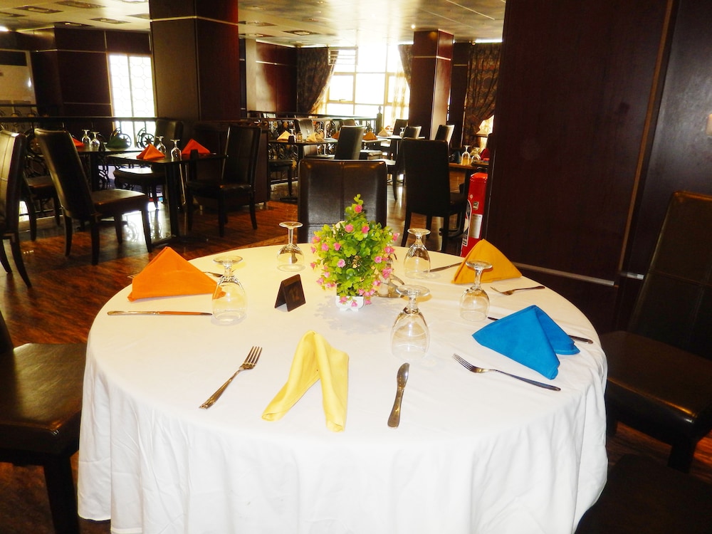Noubou International Hotel 35/50