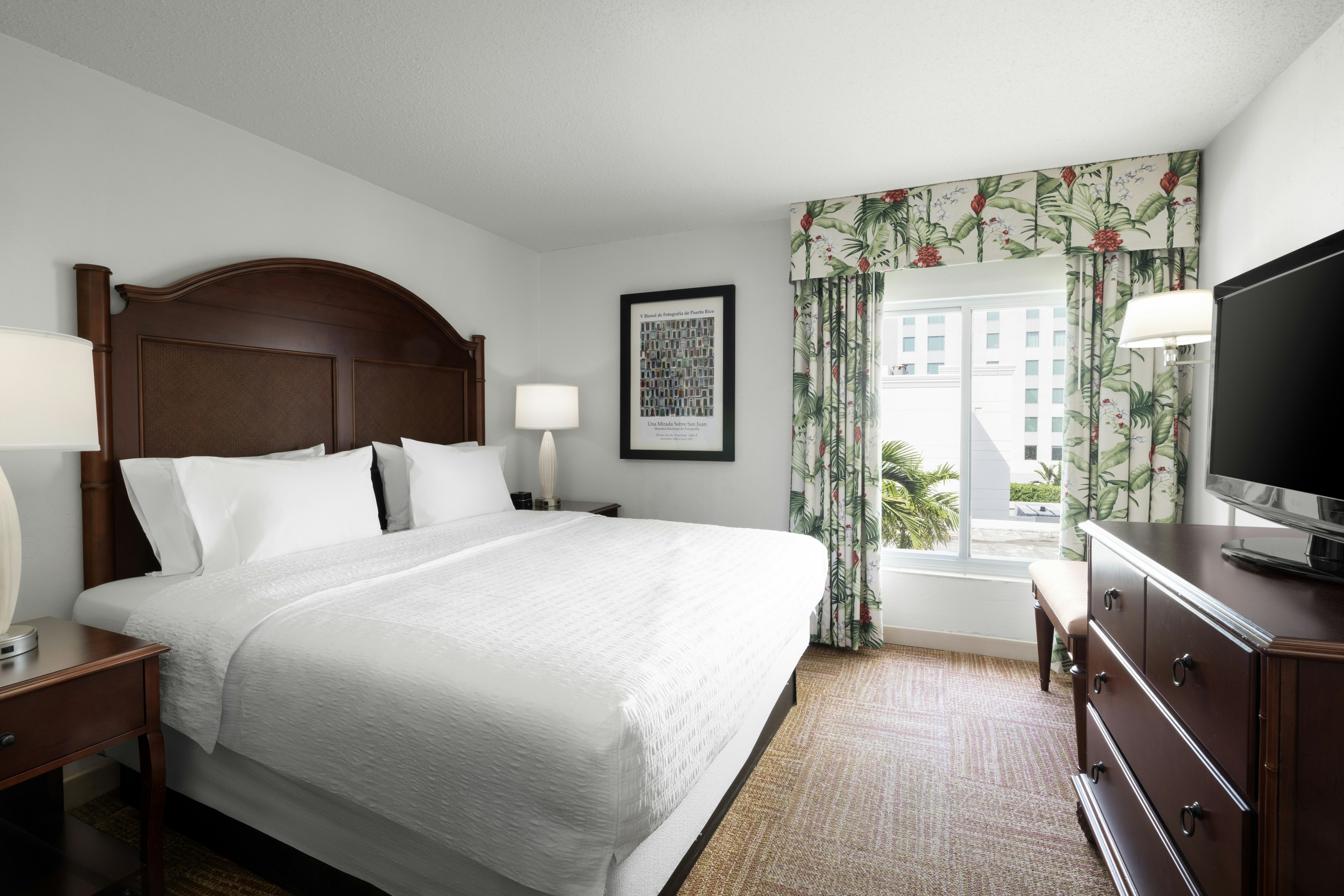 ROOM, KING BED, ACCESSIBLE
