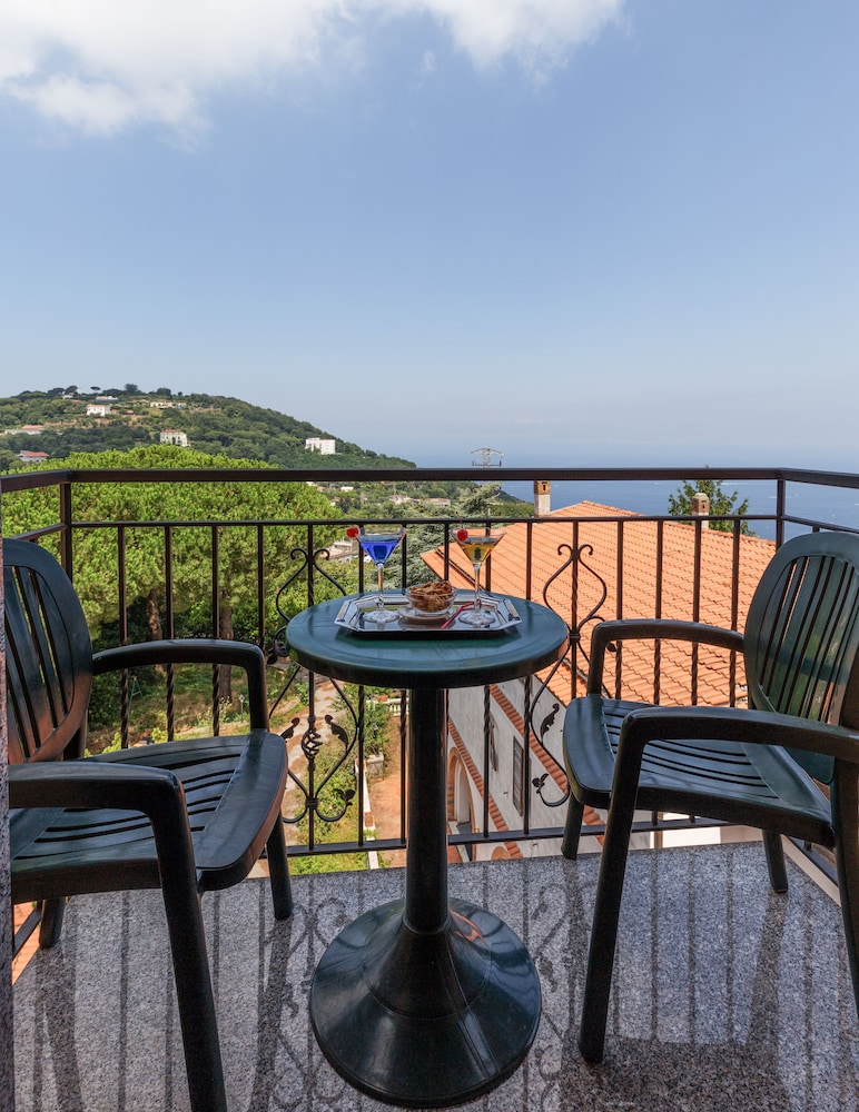 Hotel La Pergoletta 32/36