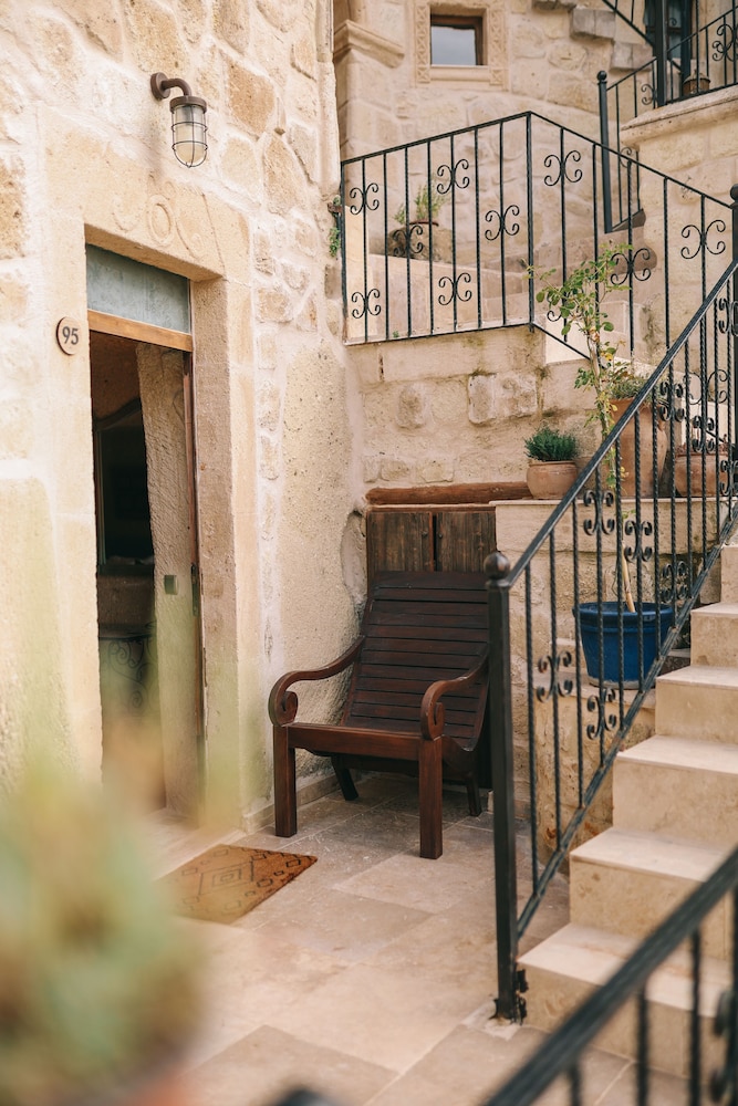 Elaa Cave Hotel 30/50