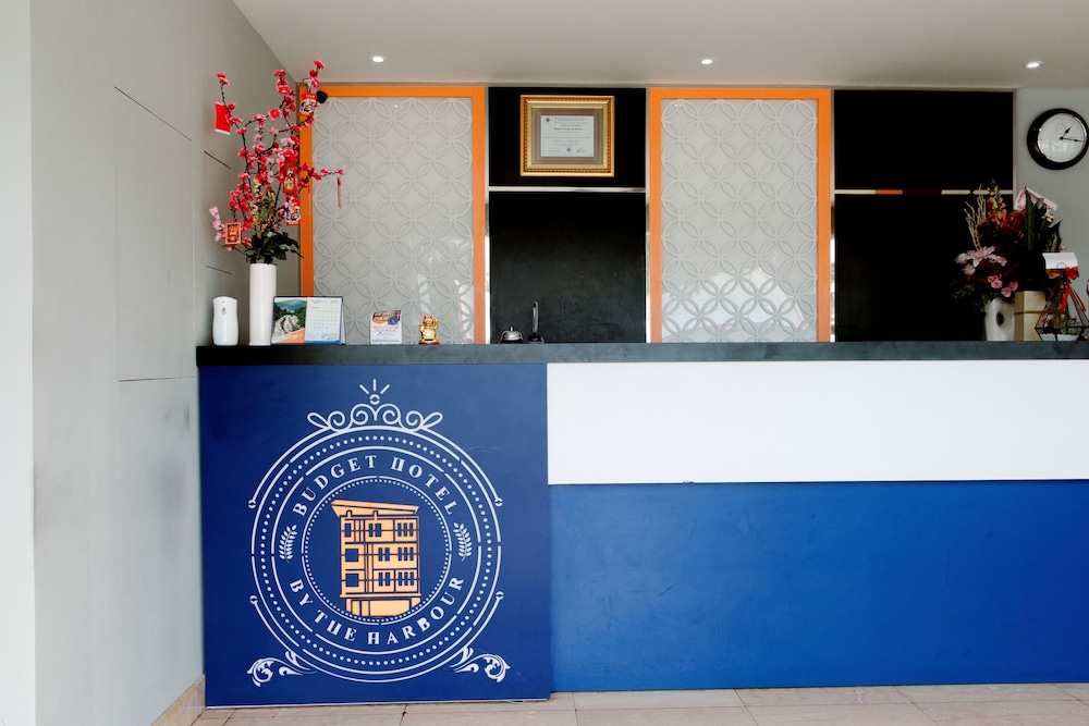 Oyo 592 Budget Hotel By The Harbour 5/28
