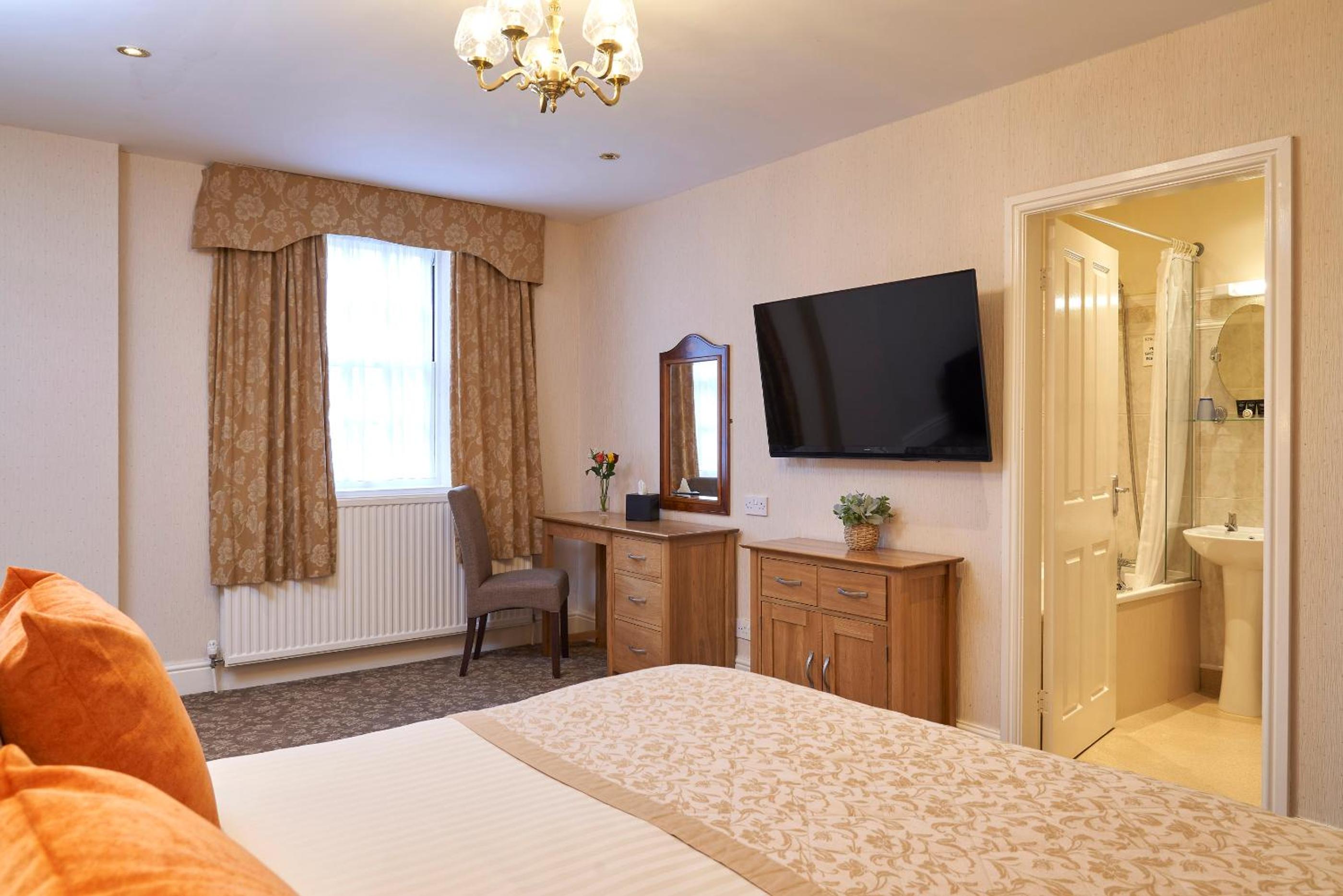 Room, Twin Beds