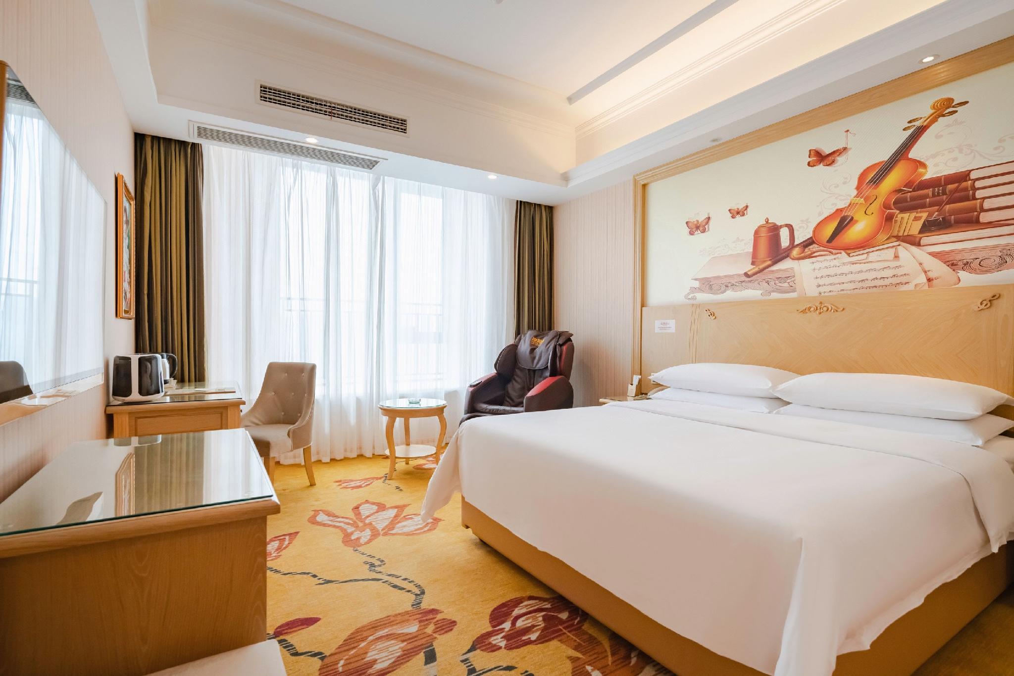 Vienna Hotel (North Square of Chengdu North Railway Station) 16/50