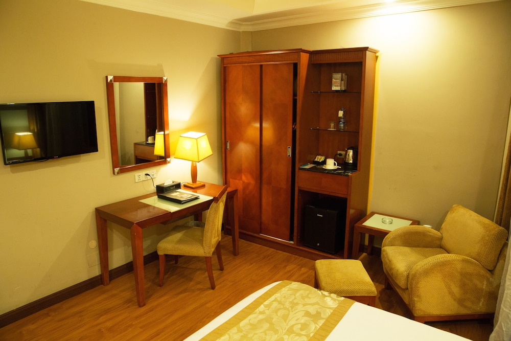 Jupiter International Hotel Cazanchise 50/66