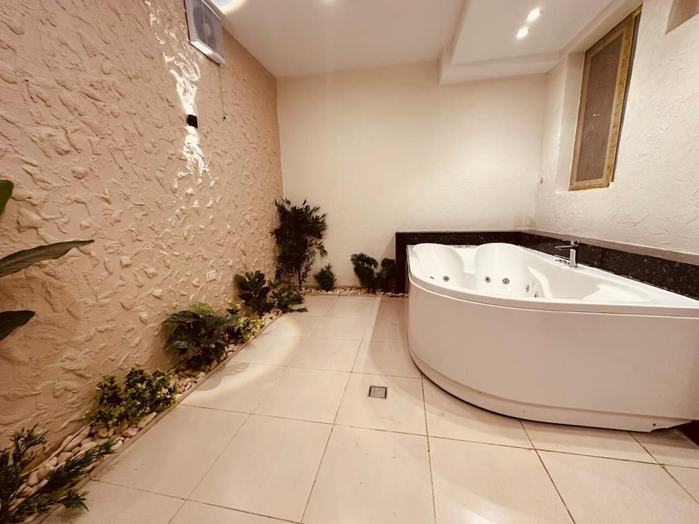 Family, Quadruple, 3 Beds, Garden Area، Giza Pyramids Inn 4/6