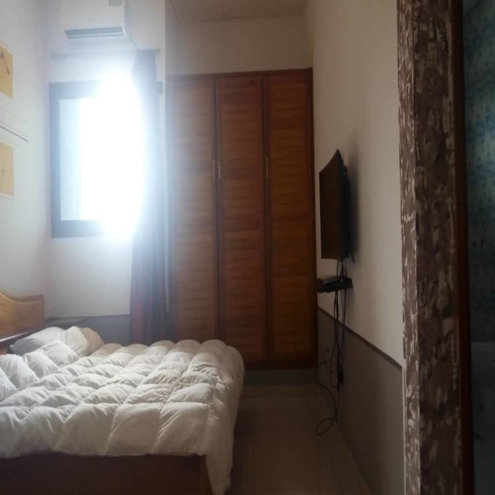 1 BEDROOM, COMFORT, STUDIO, SUITE