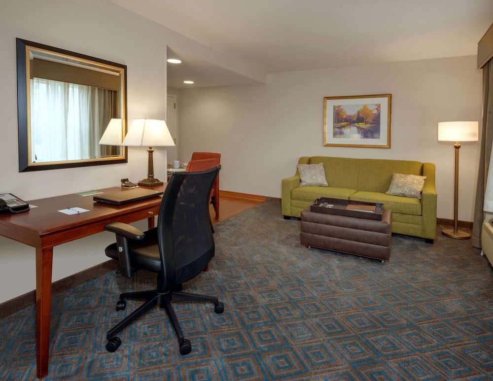 HOMEWOOD SUITES BY HILTON KNOXVILLE WEST at TURKEY CREEK 43/47