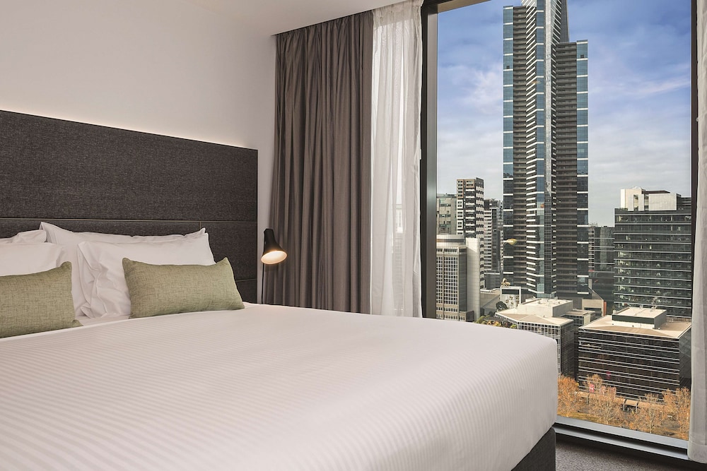 Room at Vibe Hotel Melbourne, MELBOURNE