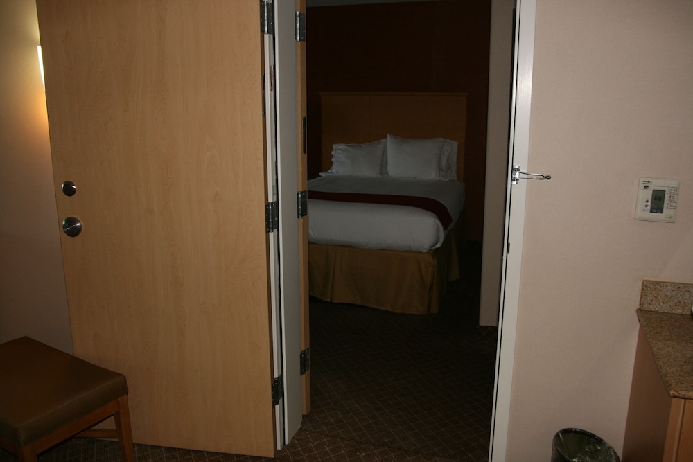 Holiday Inn Express Stockton Southeast 23/61