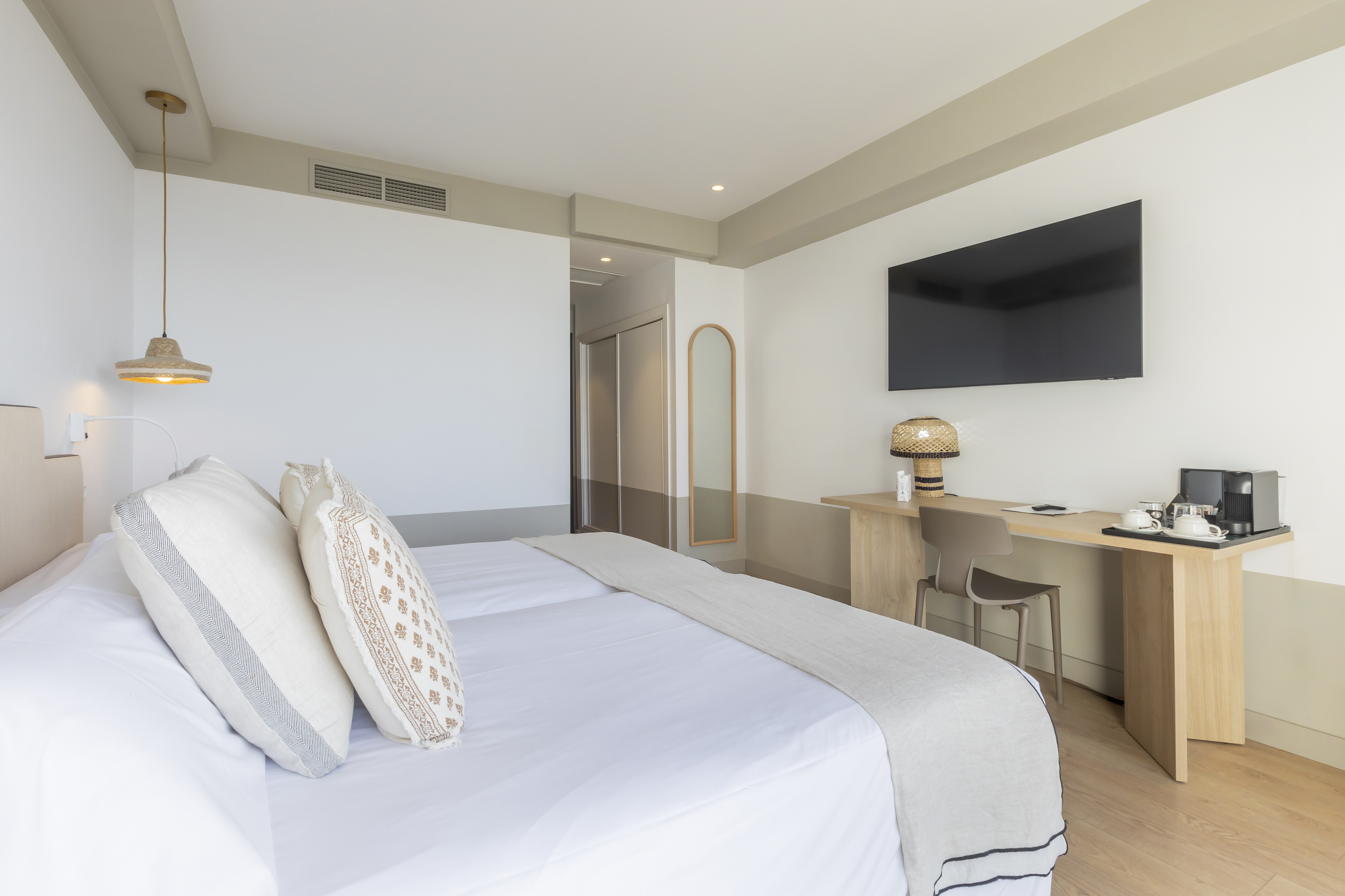 Superior, Double Bed, Sea View, Terrace 3/10