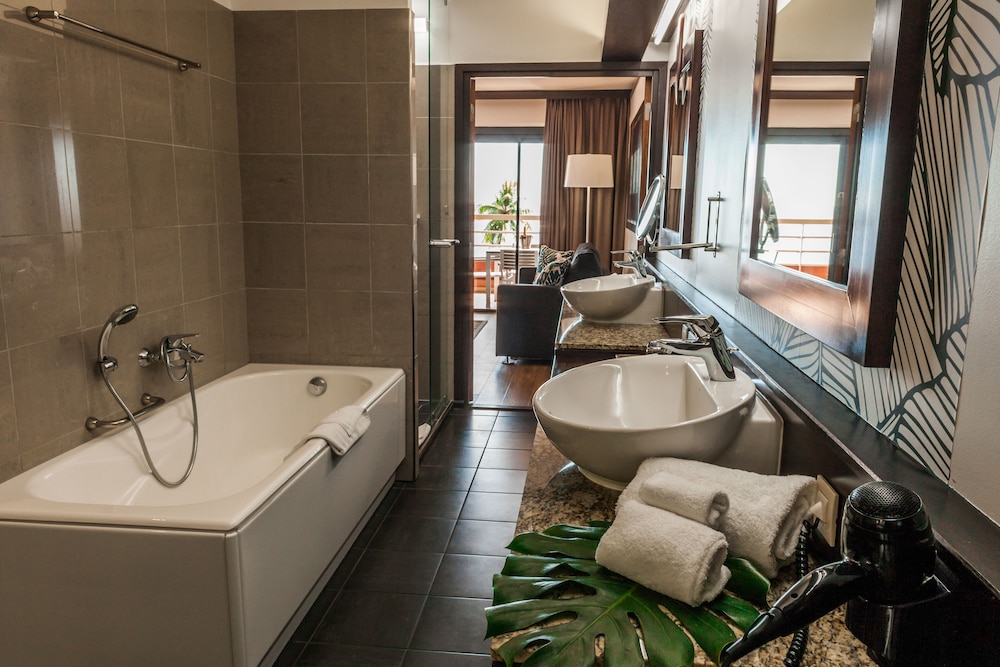 Tahiti Pearl Beach Resort 12/41