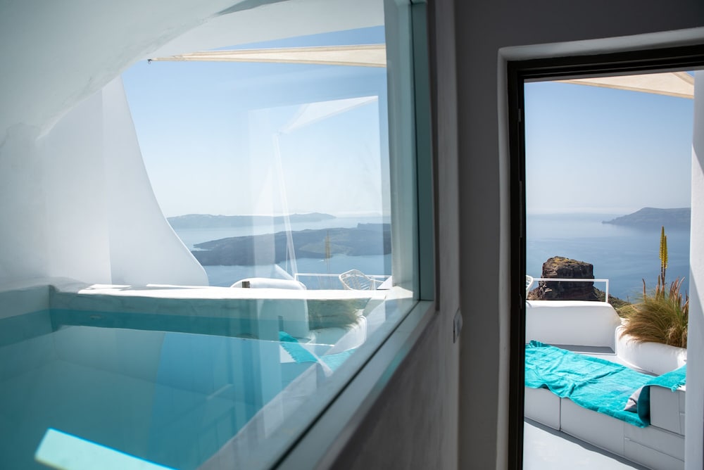 Heavens Edge Cliffside Villas & Suites 25/50